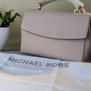 Micheal kors pink satchel